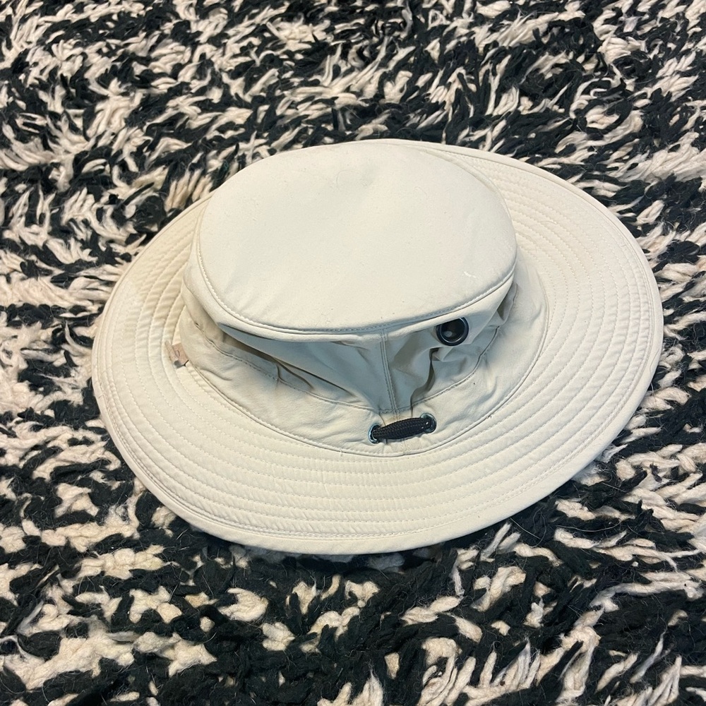 Stylish Off White Tilley Wanderer Hat